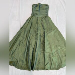 Y2K vintage green strapless gown by Scott McClintock. Size 4